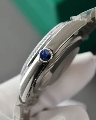 Replica Day Date Diamond Dial Diamond Bezel Presidential Bracelet