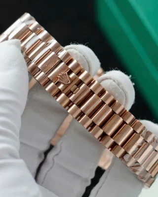 Replica Day Date Diamond Dial Diamond Bezel Presidential Bracelet