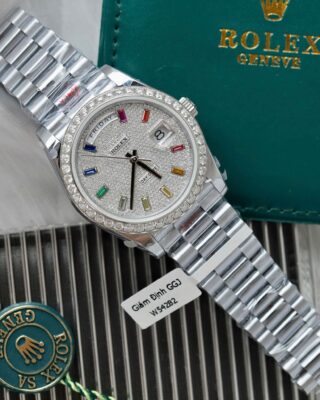 Replica Day Date Diamond Dial Diamond Bezel Presidential Bracelet