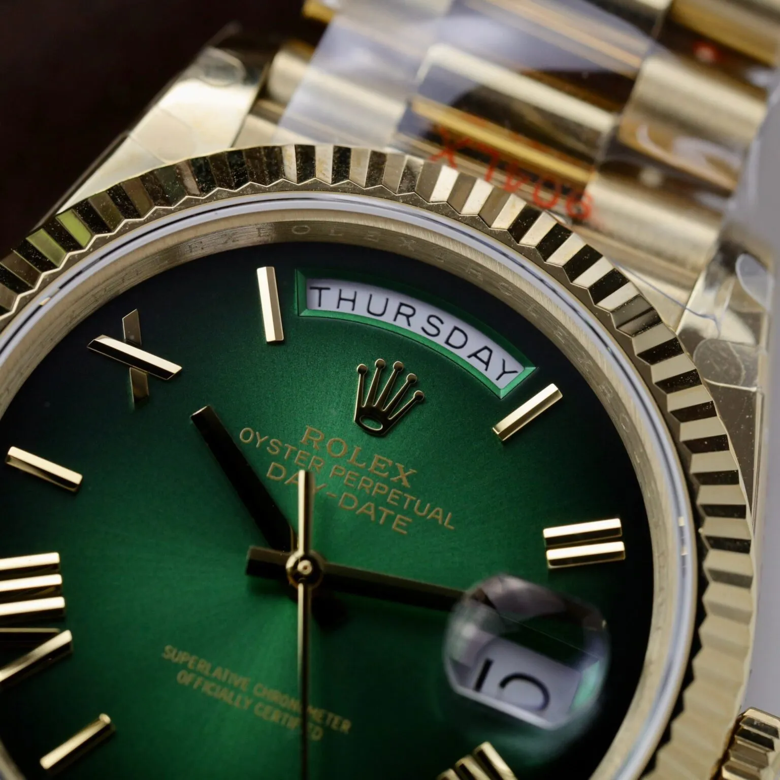 Replica Day-Date Green Ombre Dial Fluted Bezel Yellow Presidential Bracelet