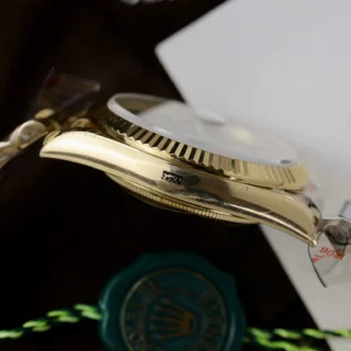 Replica Day-Date Green Ombre Dial Fluted Bezel Yellow Presidential Bracelet