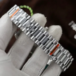 Replica Rolex Day Date Silver Dial Fluted Bezel Presidential Bracelet