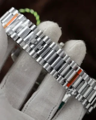 Replica Rolex Day Date Silver Dial Fluted Bezel Presidential Bracelet