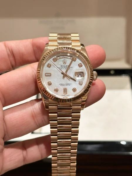 Replica Rolex Day-Date Pearl Dial Rose Gold Presidential Bracelet