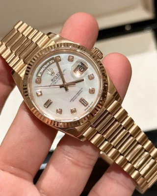 Replica Rolex Day-Date Pearl Dial Rose Gold Presidential Bracelet