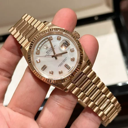 Replica Rolex Day-Date Pearl Dial Rose Gold Presidential Bracelet