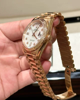 Replica Rolex Day-Date Pearl Dial Rose Gold Presidential Bracelet
