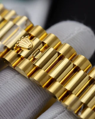 Replica Rolex Day Date Pearl Dial Diamond Bezel Presidential Bracelet