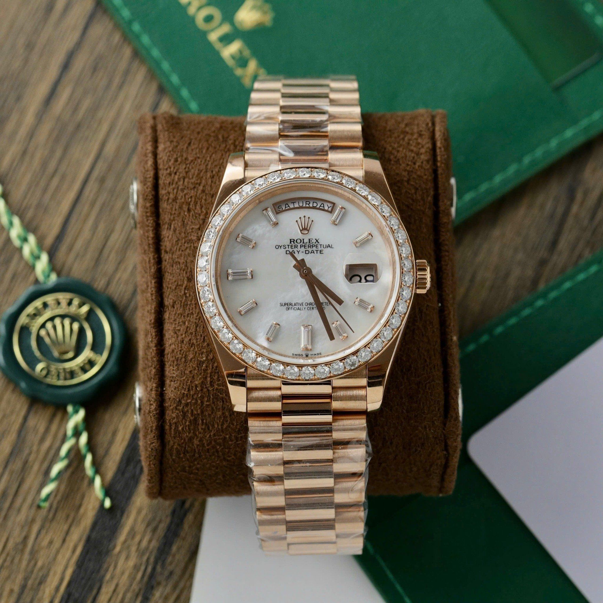 Replica Rolex Day Date Pearl Dial Diamond Bezel Presidential Bracelet