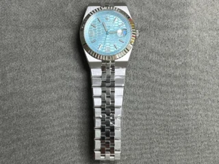 Alternative view of Superclone Rolex Land-Dweller 40 mm Ice Blue Dial (2025)