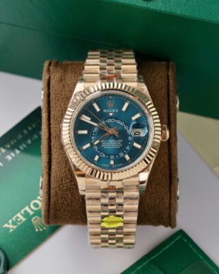 Replica Rolex Sky Dweller Blue Dial Fluted Bezel Jubilee Bracelet