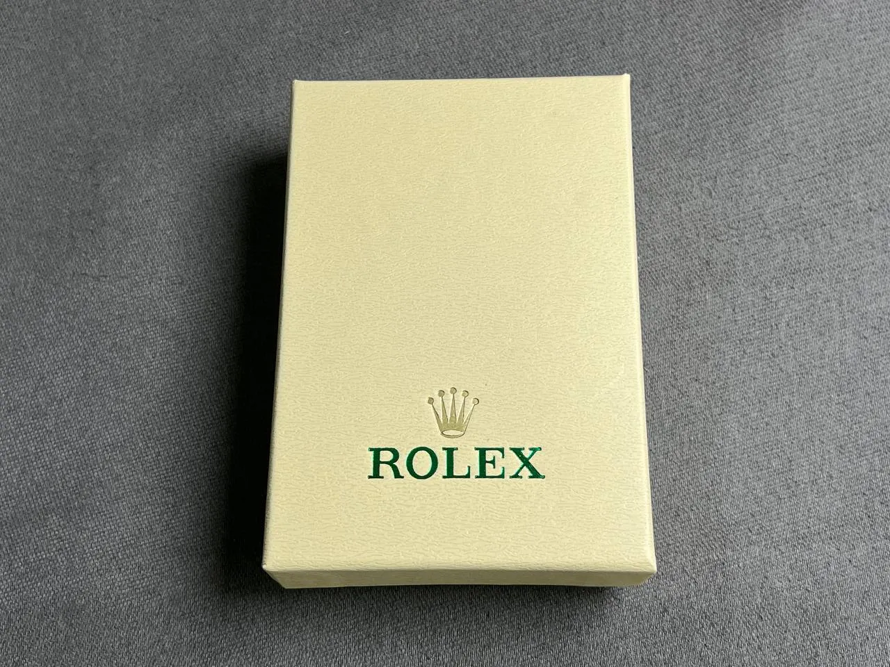 Luxury Replica Rolex Green Watch Pouch and Cream Box Set – Perfect Gift Packaging